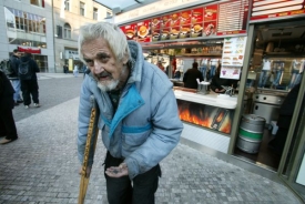 S nastávající zimou přibývá obětí mezi bezdomovci.