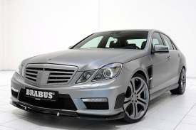 Brabus B63 S akceleruje z nuly na stovku za 4,3 sekundy.