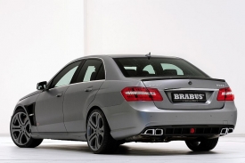 Brabus vyladil Mercedes E 63 AMG na 555 koní.