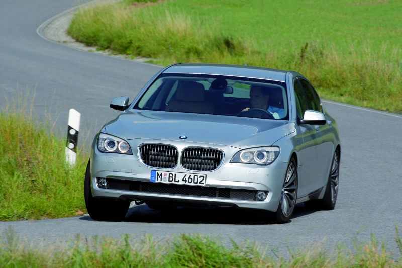 BMW 740i