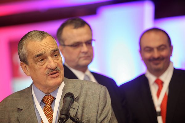 Karel Schwarzenberg je tajným sponzorem TOP 09.