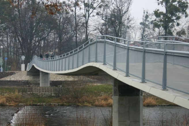 Nová lávka za 12 milionů se může pochlubit unikátní konstrukcí.