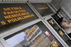 Budova Dětské fakultní nemocnici s poliklinikou v Bratislavě.