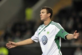 Edin Džeko je v hledáčků anglických gigantů.