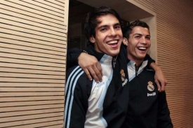 Kandidáti prestižního ocenění ankety FIFA, Kaká a Ronaldo. Kandidáti prestižního ocenění ankety FIFA, Kaká a Ronaldo.