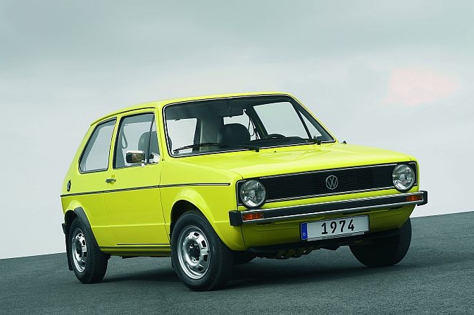 Volkswagen Golf první generace vydržel ve výrobě od roku 1974.