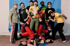 Gogol Bordello - punkáči i cirkusáci