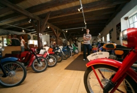 K vidění je zde asi 40 motorek.