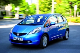 Honda Jazz se příjemně řídí a nabízí sklopné zadní sedáky.