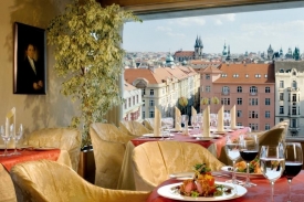 Restaurant Zlatá Praha mívá na Štědrý večer plno.