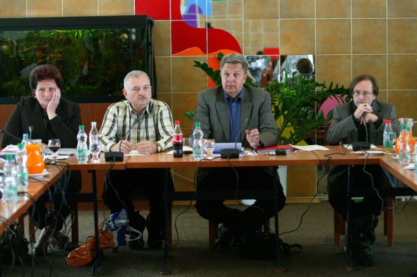 Rada ČT bude zatím zasedat v původním složení.