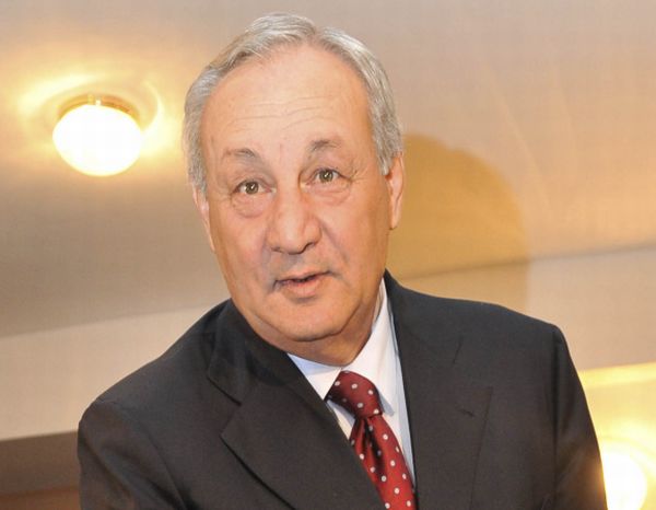 Sergej Bagapš obhájil prezidentský úřad v prvním kole volby.