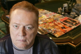 Larry Flynt tvrdí, že jeho jméno je v pornoprůmyslu zárukou kvality.