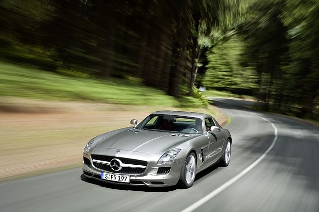 Mercedes SLS stojí od 4,5 milionů korun.