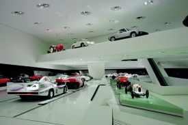 Muzeum Porsche nabízí vše od traktorů po závodní speciály.