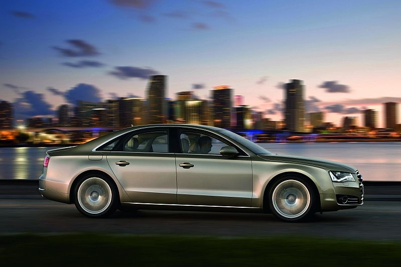 Nové Audi A8 bude mít Google Earth jako první vůz na světě.