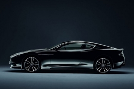 Takto nalakovat Aston Martin DBS trvá 50 člověkohodin.