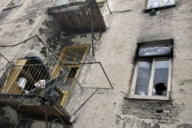 Požár vznikl zřejmě v kuchyni.