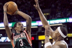 Basketbalový tweeter Brandon Jennings (v zeleném). Basketbalový tweeter Brandon Jennings (v zeleném).