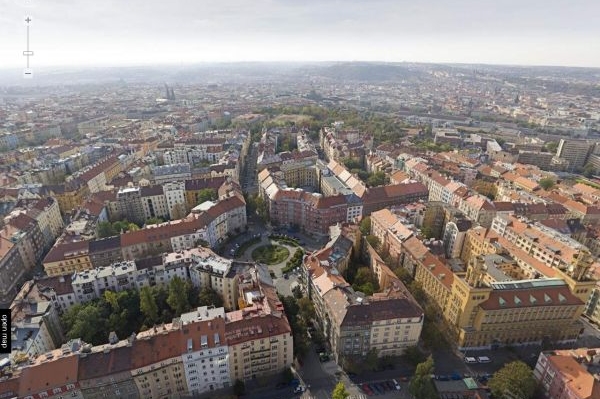 Škroupovo náměstí z žižkovského vysílače. 