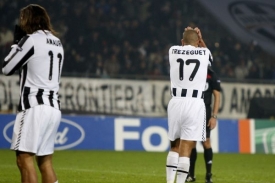 Za hlavu se teď hráči Juventusu chytají často. Za hlavu se teď hráči Juventusu chytají často.