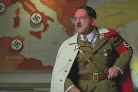 Adolf Hitler ve filmu Hanebný pancharti.