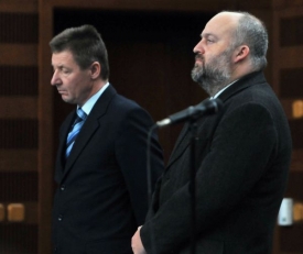 Obžalovaní manažeři fondů Miroslav Hálek (L) a Libor Páv.