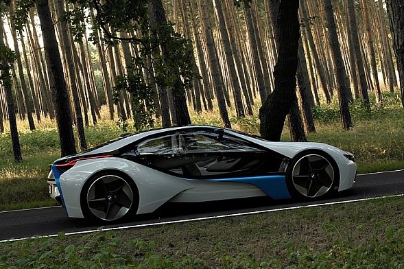 BMW Vision je kupé pro dva dospělé a dvě děti.