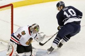 Martin Erat skóruje proti Chicagu. Na výhru Nashvillu to ale nestačilo