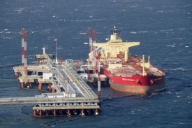 Ruský ropný tanker nedaleko přístavu Kozmino.