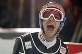 Rakušan Andreas Kofler vyhrál úvodní díl Turné čtyř můstků. Rakušan Andreas Kofler vyhrál úvodní díl Turné čtyř můstků.