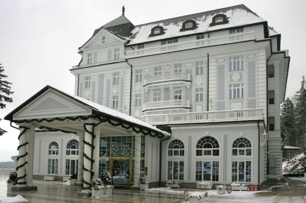 Lidé pobyty v hotelech zkracují a tržby jsou tedy nižší. 