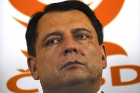 Jiří Paroubek měl den ze dne desítky tisíc fanoušků, nedobrovolně.
