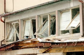 Při neštěstí explodovaly nádrže se stlačenou párou.