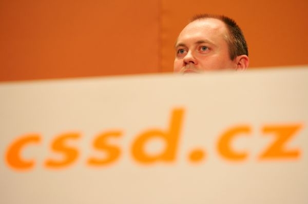 Michal Hašek si vůz neponechá. Věnuje jej charitě.