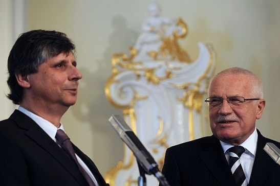 Prezident Klaus chce volby na konci května.