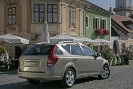 Model Cee'd nabízí sedmiletou záruku už od roku 2006.