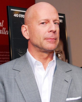 Bruce Willis je na svou pleš hrdý.