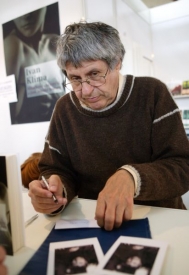 Autogramiáda sbírky Miláčkové chřestýši a jiné ženské horory (2007).