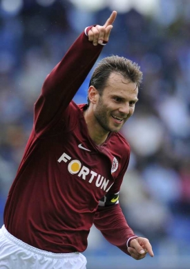 Patrik Berger v dresu pražské Sparty.
