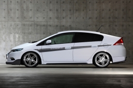 Insight je po Toyotě Prius druhým hybridem, který firma upravila.
