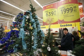 Češi kvůli krizi začali častěji nakupovat zboží v akčních nabídkách.