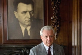 Jaromír Hanzlík ve filmu Smyčka.