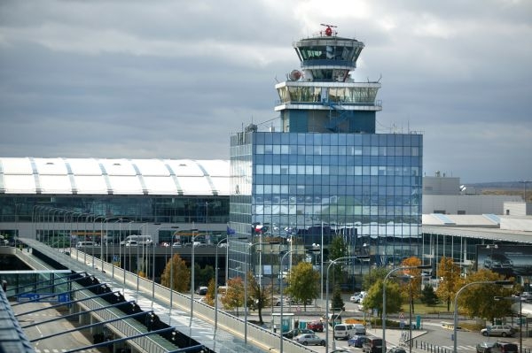 Letiště Praha vydá první balík dluhopisů za 800 milionů.