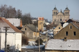 Lidé z Chyše o tom, že by Kadlecová byla nemocná nevěděli.