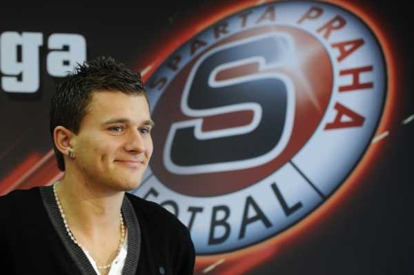 Útočník Miloš Lačný přestupuje do pražské Sparty.