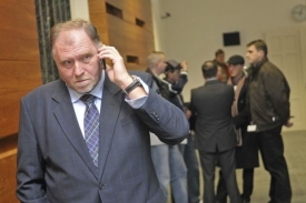 Advokát Sokol je přesvědčen o propojení DS a Národního odporu.