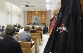 Vláda chce krajně pravicovou Dělnickou stranu rozpustit.