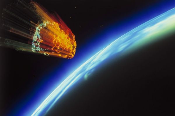 Těleso Zemi neohrozí. I v případě srážky by shořelo v atmosféře.