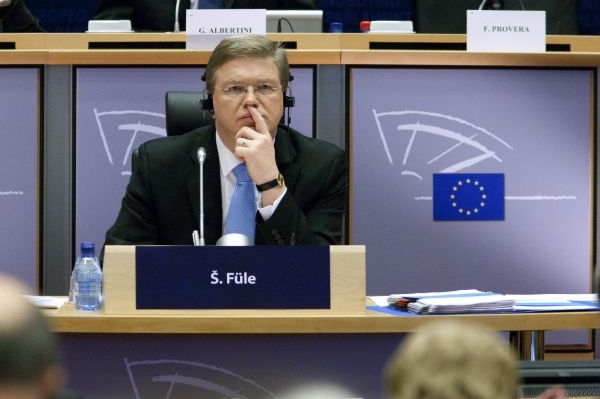 Füle sklidil úspěch napříč politickými stranami. 